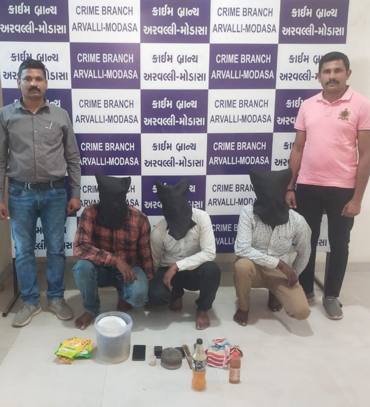 અરવલ્લી : વાસણો ચમકાવી આપવાનું કહીં મહિલાઓના દાગીનાની તફડંચી કરતી બિહારી ગેંગને એલસીબીએ મોડાસામાંથી દબોચી લીધી