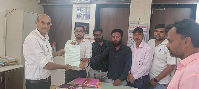 પુરુસોત્તમ રૂપાલા સામે વાત્રકકાંઠા રાજપૂત સમાજે કપડવંજ મામલતદારને આવેદનપત્ર સુપરત કર્યું