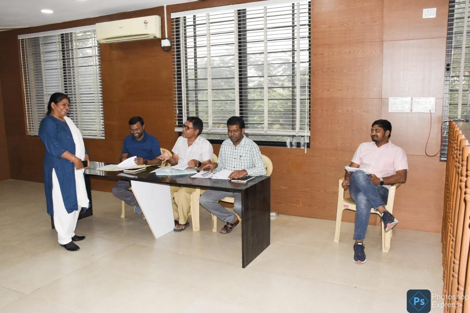 ખેડા જિલ્લા ચૂંટણી તંત્રની નવતર પહેલ – કલેકટર કચેરી ખાતે ઉમેદવાર સહાયતા કેન્દ્ર શરૂ કરવામાં આવ્યું