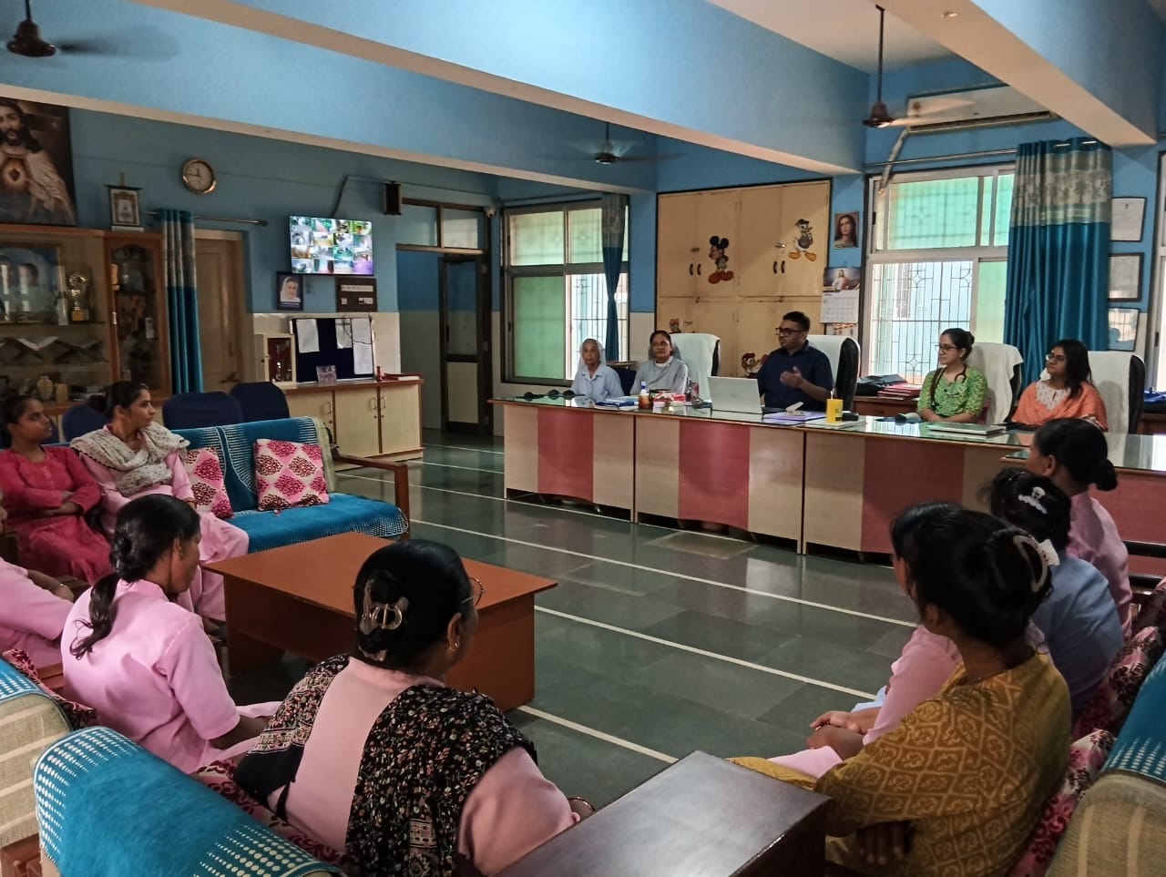 પોષણ પખવાડિયા અંતર્ગત નડિયાદ માતૃછાયા અનાથ આશ્રમ ખાતે આયા બહેનો માટે સર્જનાત્મક તાલીમ કાર્યક્રમ યોજાયો