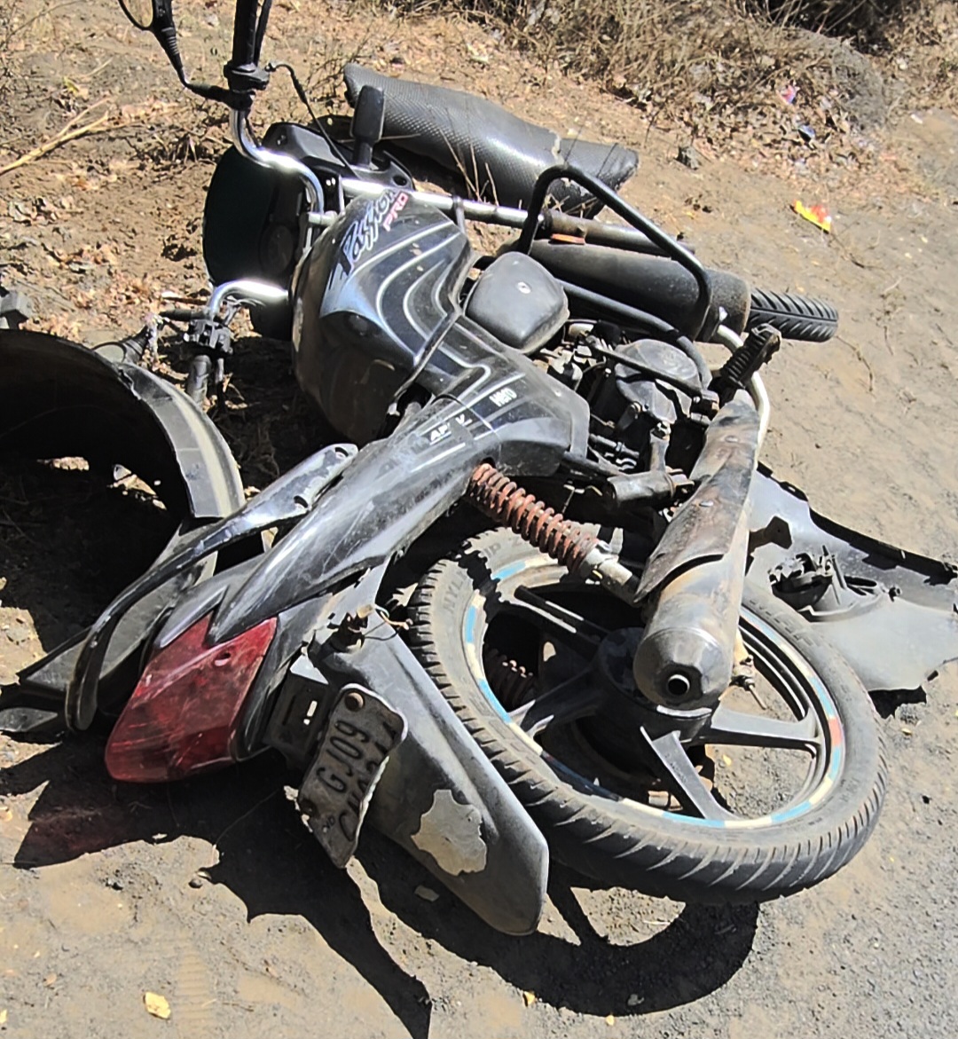 કપડવંજના રામ તલાવડી પાસે ગમખ્વાર અકસ્માત: બલેનો કાર અને બાઈક વચ્ચે જોરદાર ટક્કર